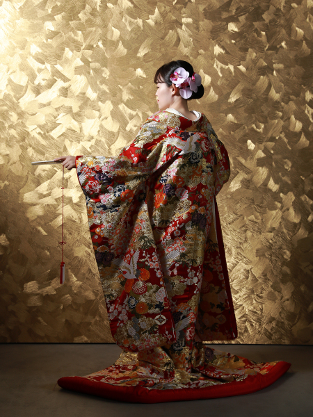 すっと伸びる指先が美しい1ショット