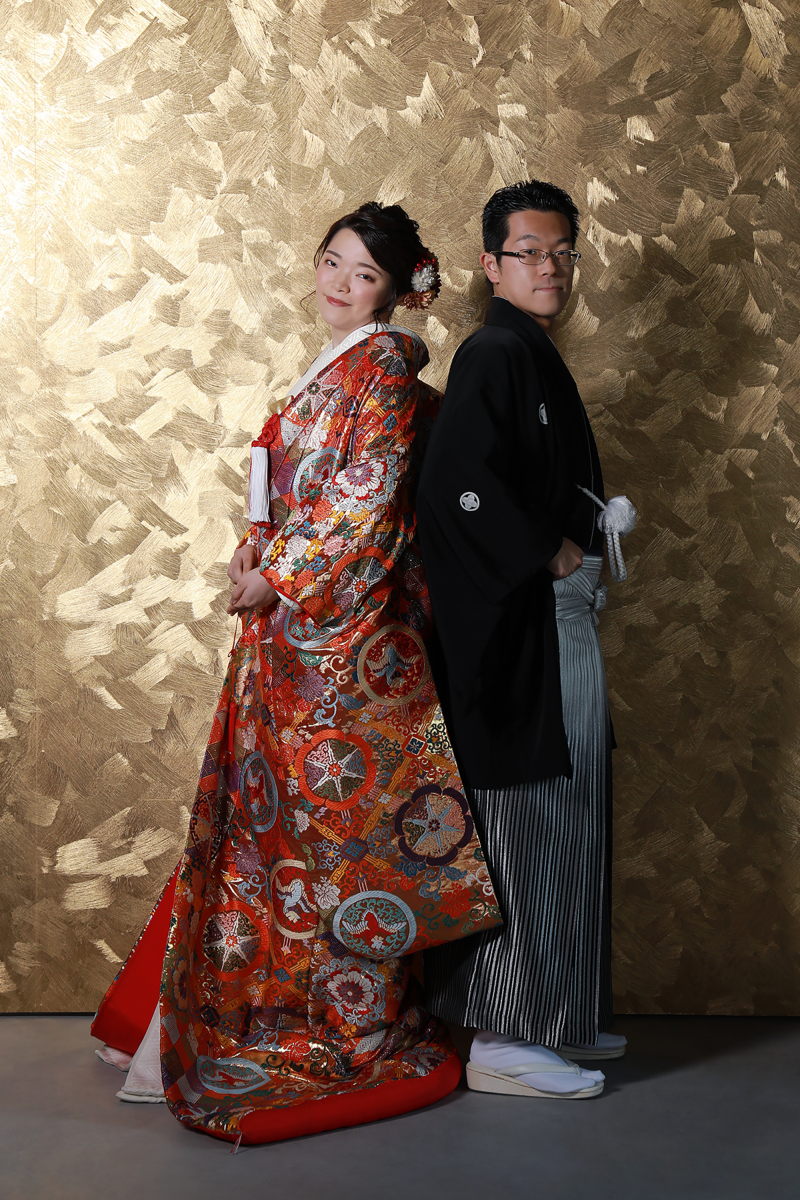 紋服と色打掛の全身ショット