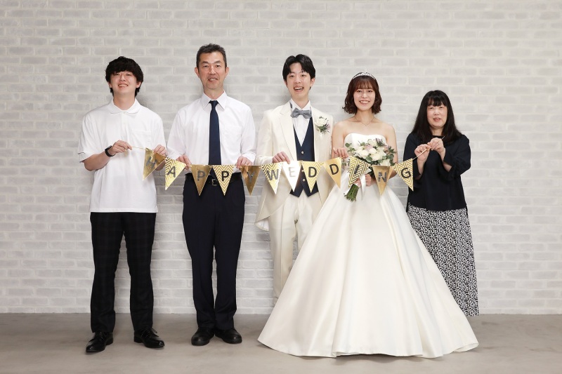 おふたり＆ご新郎様ご家族ショット