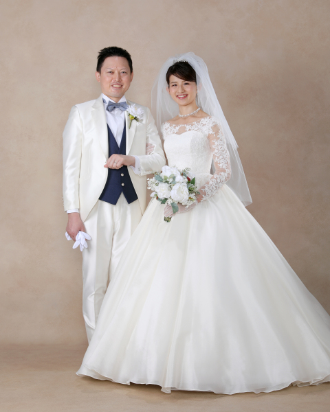 ウェディングドレス&タキシード