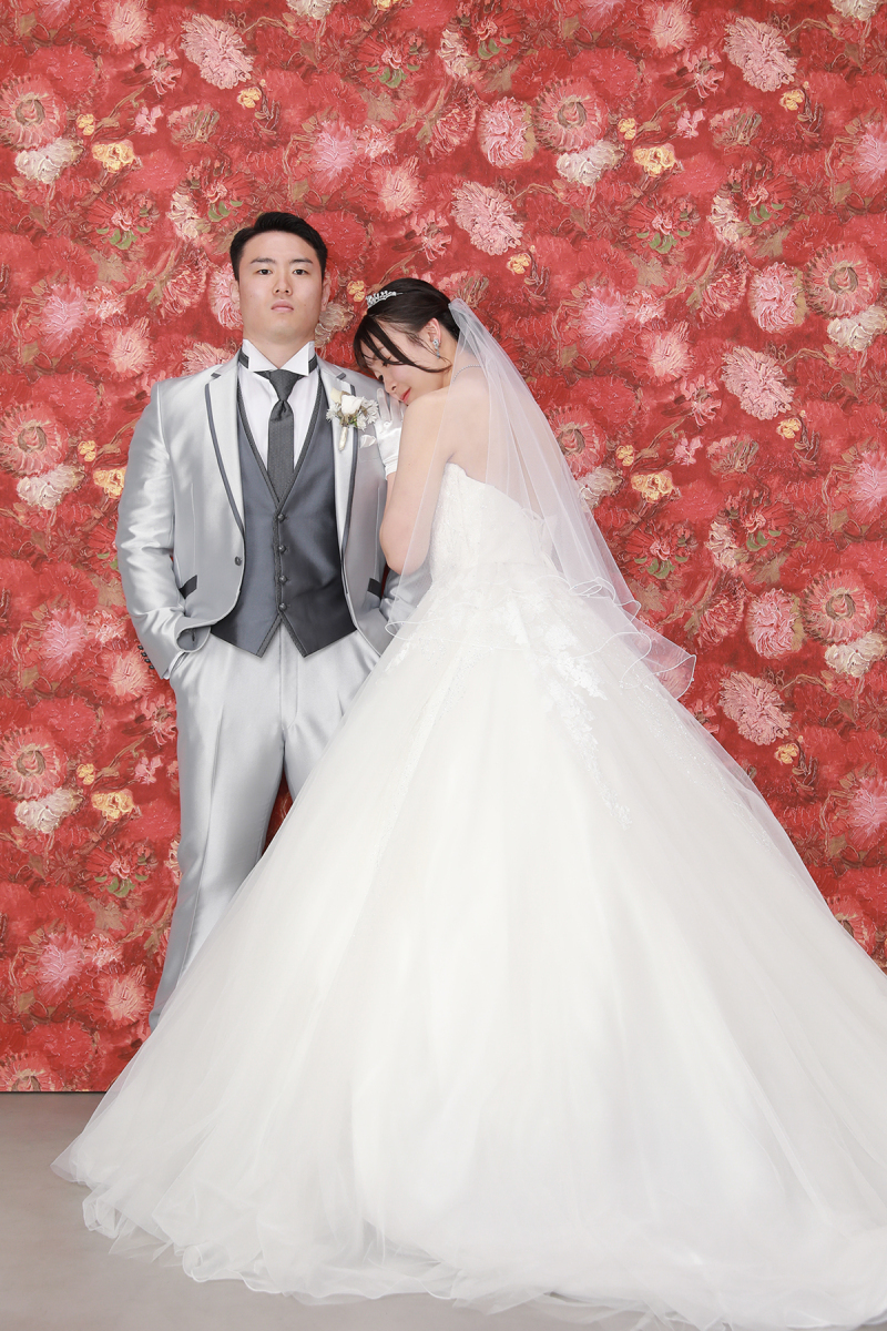 頼れるご新郎様と寄り添う花嫁様