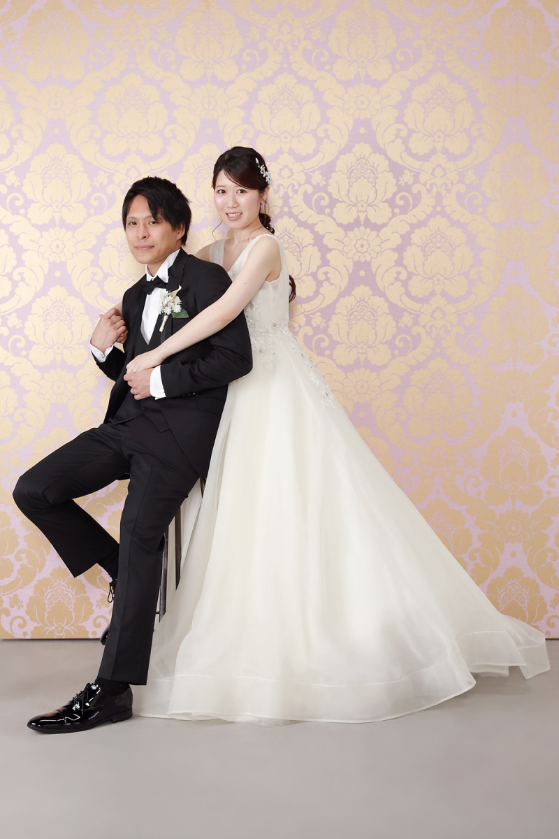 後ろからハグ！微笑ましい1枚