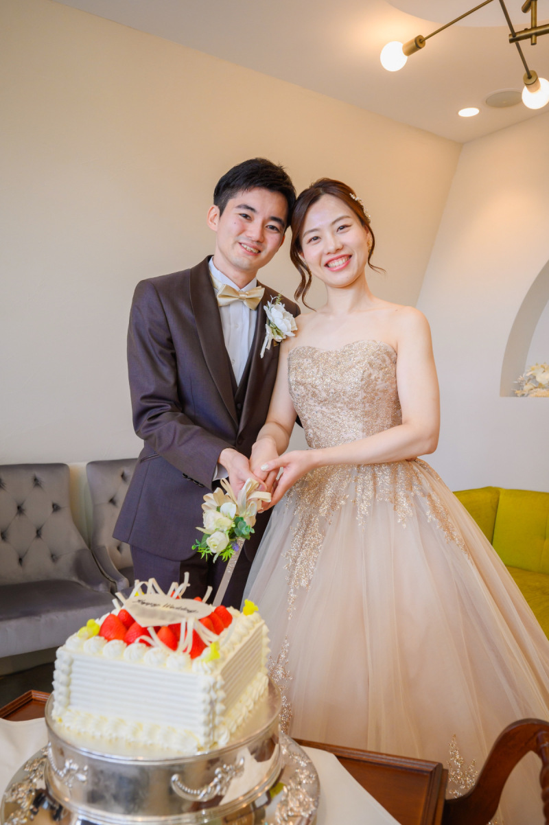 ケーキ入刀ショット