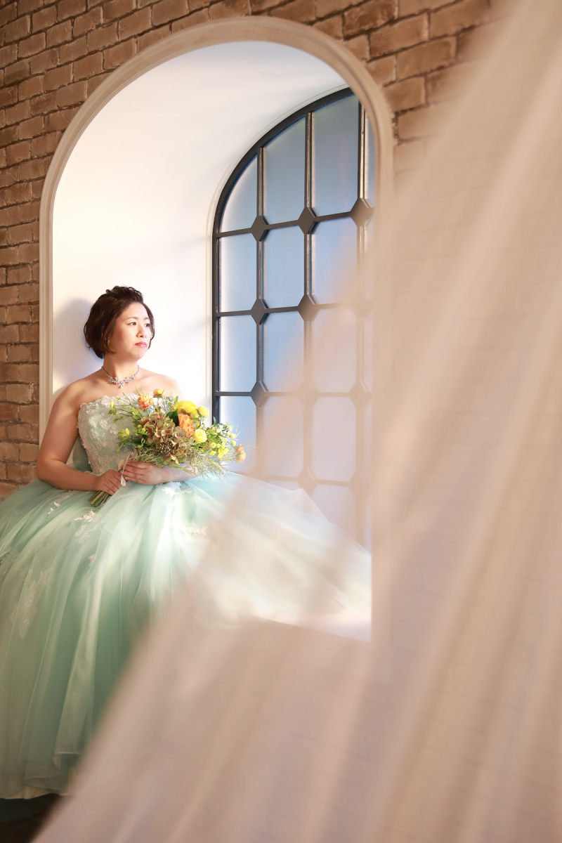 カラードレスでソロショット