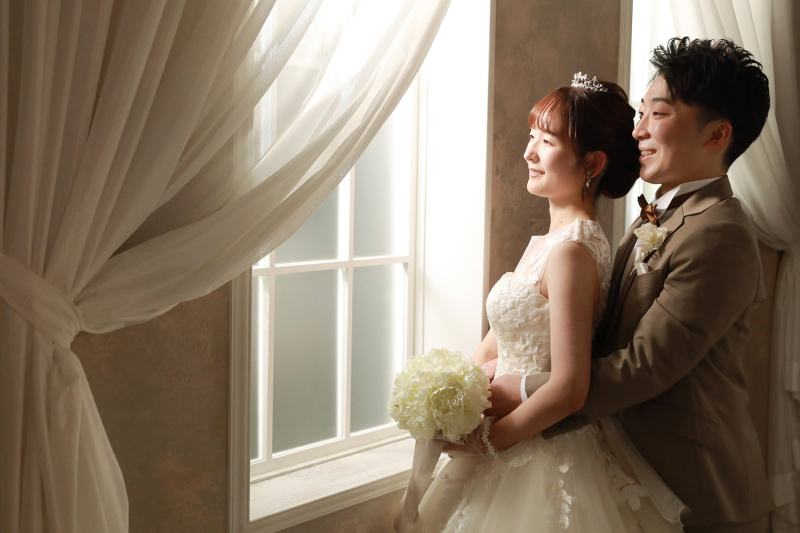 窓辺でロマンチックフォト