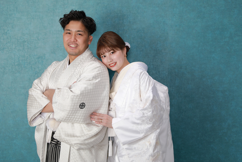 白紋服×白無垢　寄り添いショット
