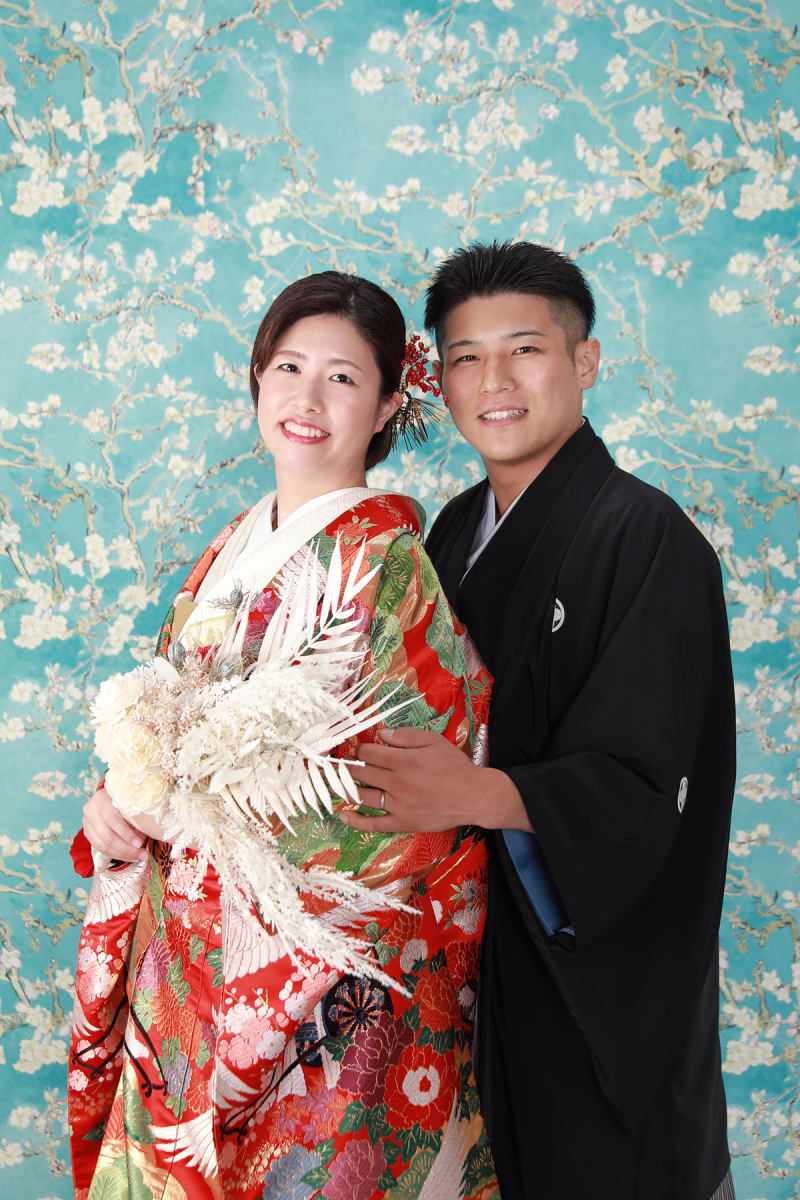 和装姿で寄り添って・・・