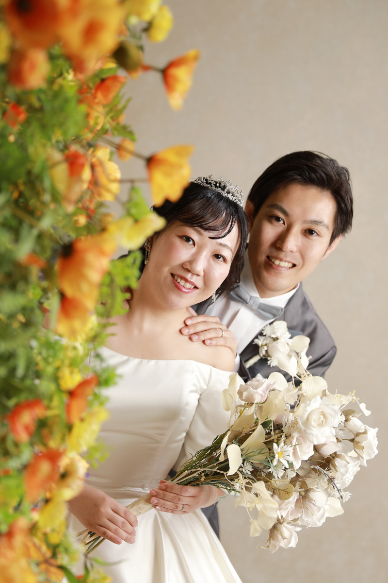 華やかなお色のお花との撮影