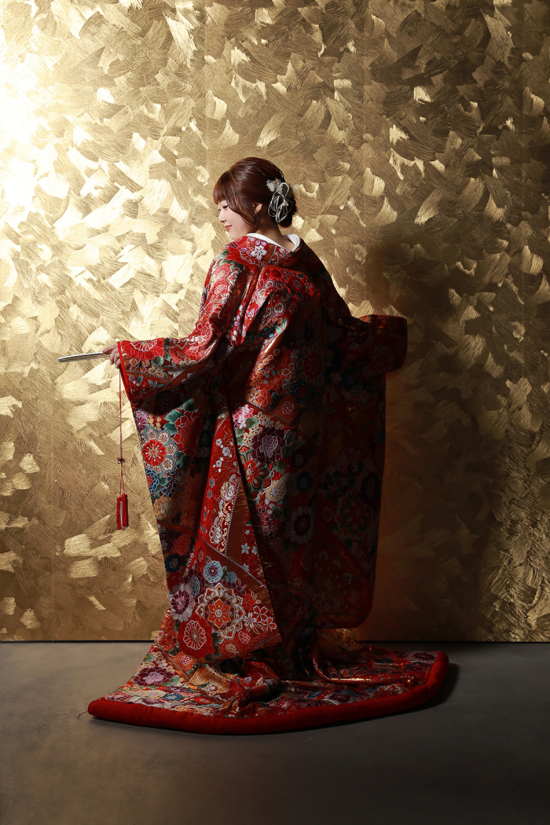 色打掛のバックスタイルショット