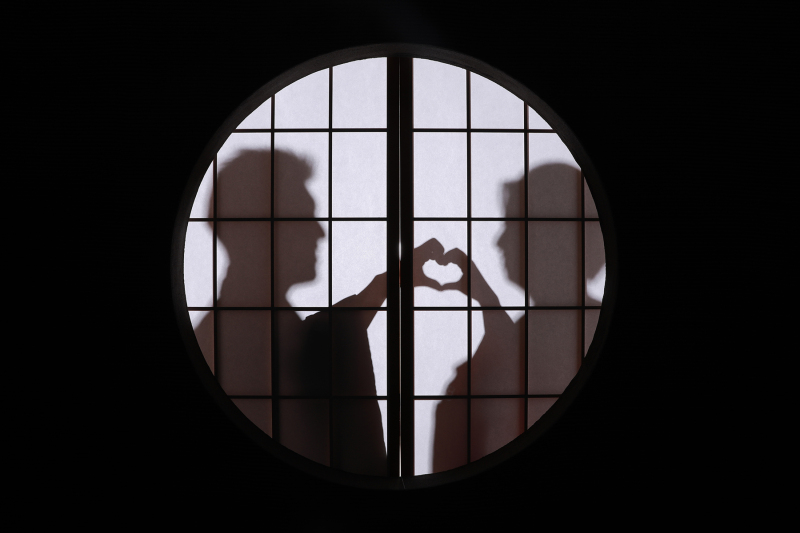 障子の向こうから…