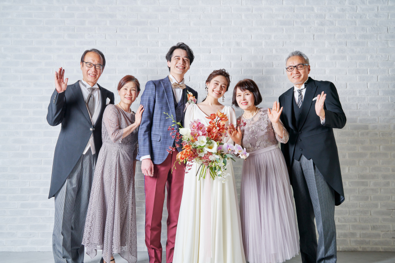 和装or洋装お二人で3着&親御様の衣装【フォトアルバム付き】~FAMILIAR Wedding~