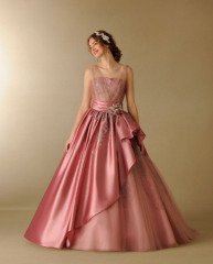 カラードレス　タカミブライダル