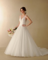 ウエディングドレス　タカミブライダル