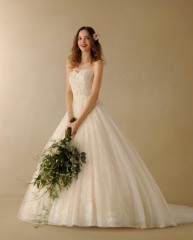 ウエディングドレス　タカミブライダル