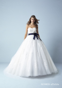 ウエディングドレス　クチュールナオコ