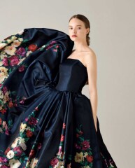 ウエディングドレス　タカミブライダル