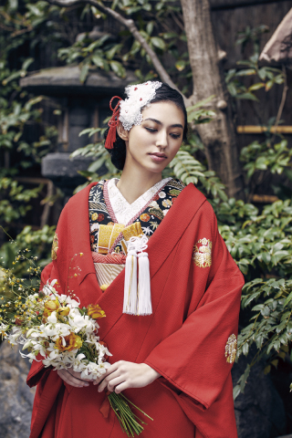 ウエディングドレス　クチュールナオコ