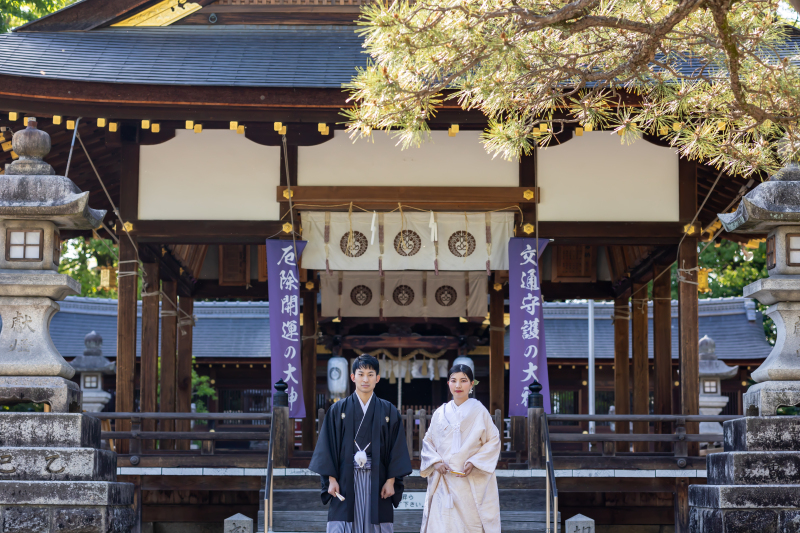 式後は綿帽子をはずしてロケーションフォトです
