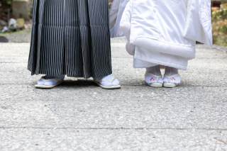 三井寺にてお二人の大切な楽器とともに撮影です