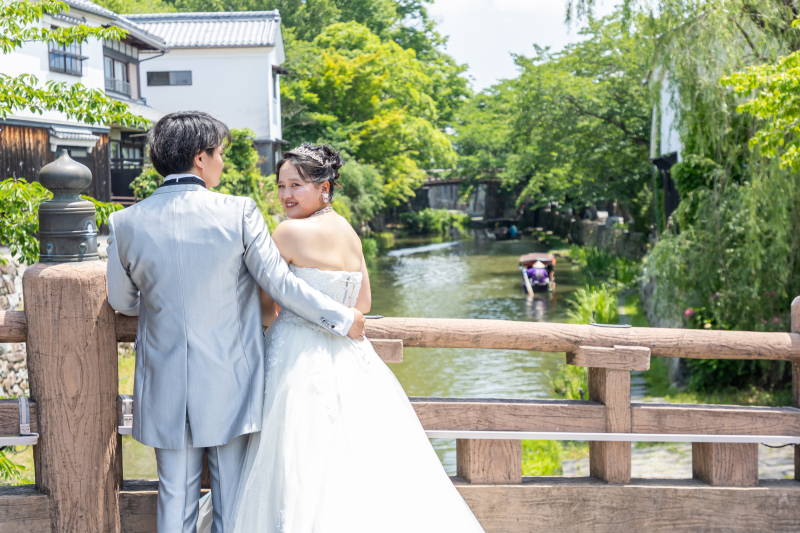 ドラマロケ地八幡堀で洋装撮影