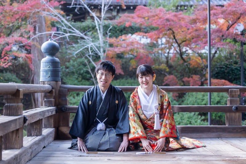 白無垢から色打掛にチ羽織替え