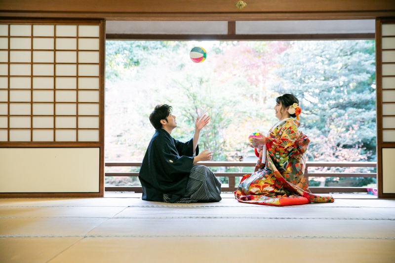 庭園を見渡せる和室で楽しく撮影