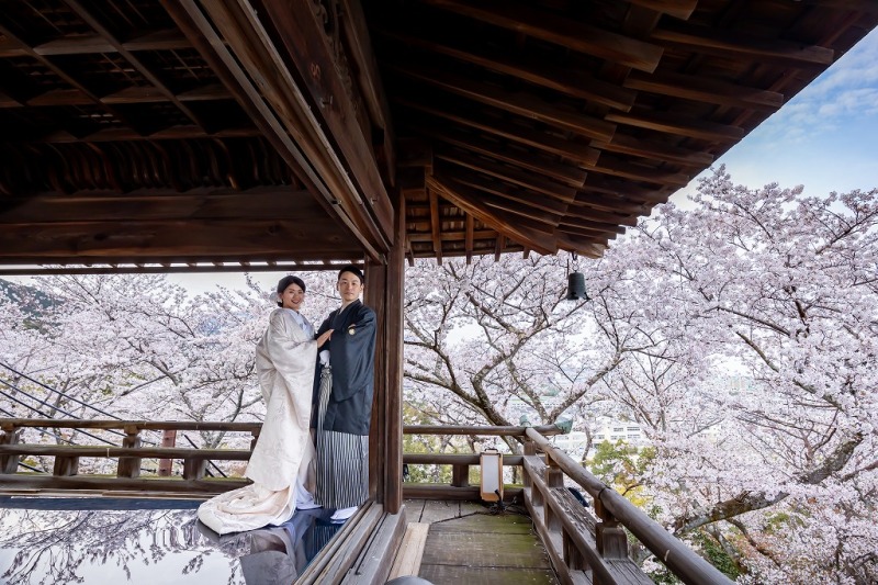 白無垢に着替え観月舞台へ