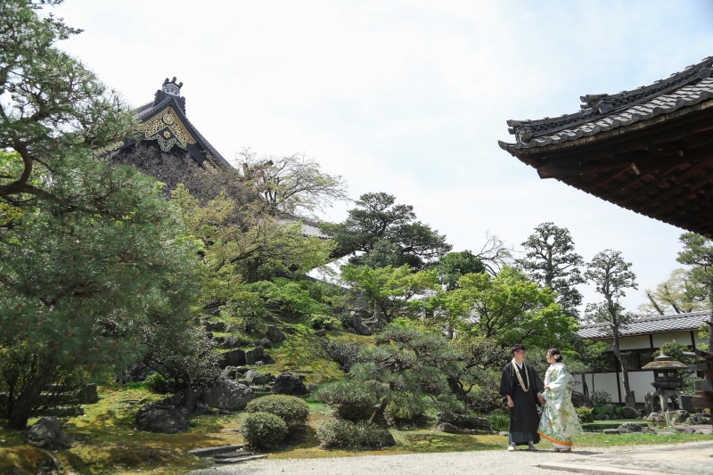 東本願寺宮御殿の庭で…