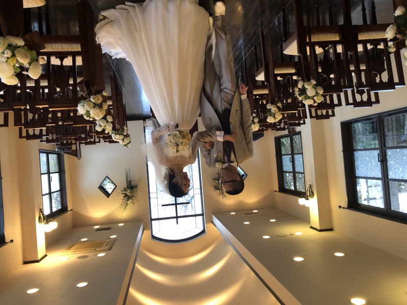 聖なるクリスマスイヴにチャペルで