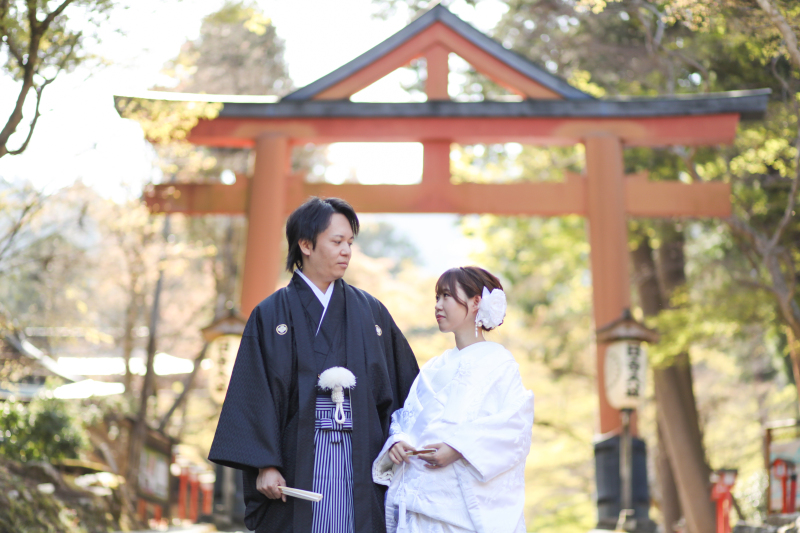 日吉大社メインの山王鳥居をバックに撮影