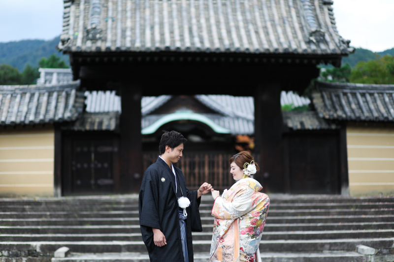 隨心院門跡薬医門前で撮影