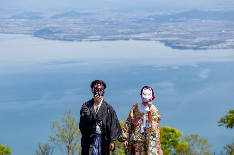 和装を着て滋賀・京都の神社仏閣を堪能できるプランです！数多くの衣裳からお選びいただけます♬白無垢・色打掛のどちらでも対応