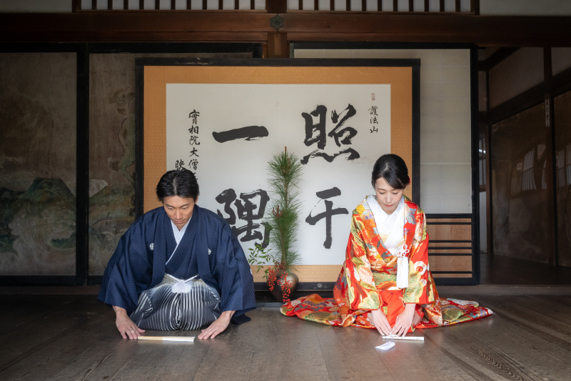 和装・洋装プラン(白無垢or色打掛)と(ウエディングドレスorカラードレス)と同日撮影可能なプランです 撮影場所が変えられます