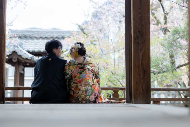 大津まつりの元宮である天孫神社で桜に包まれて和装フォト（お二人だけの撮影貸しきりも可能）