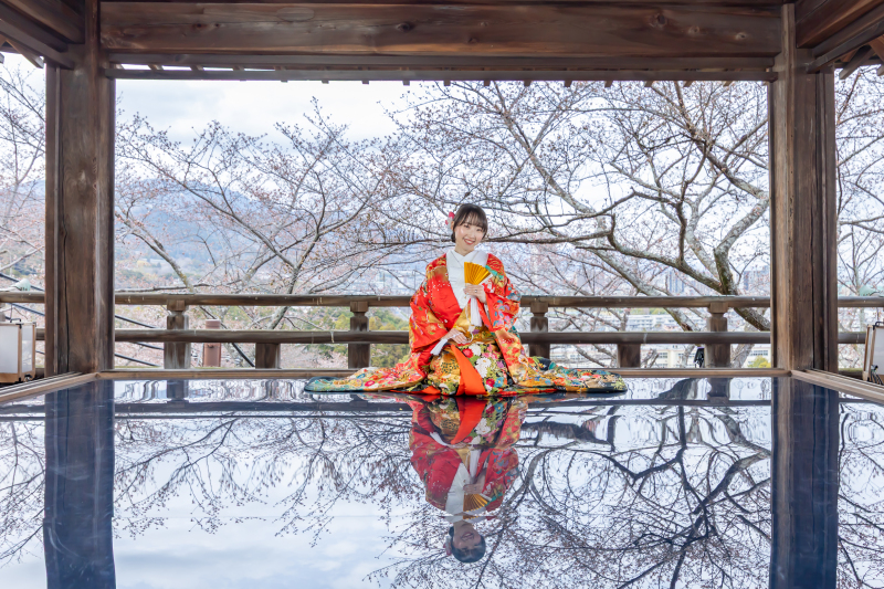 注目の三井寺観月舞台！舞台に映り込む桜の貸しきり撮影と三井寺境内の撮影付き！早期ご予約特典として2月上旬まで日にち変更可能