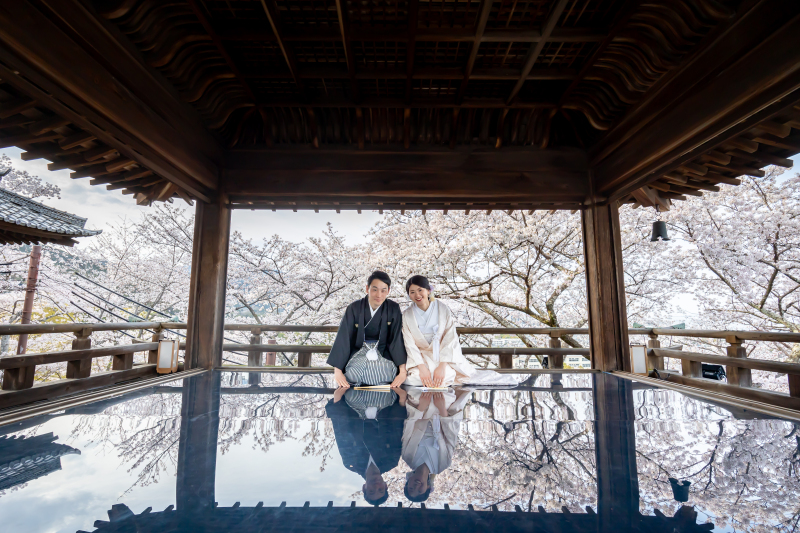 注目の三井寺観月舞台!舞台に映り込む桜の貸しきり撮影と三井寺境内の撮影付き 観光客の少ない時間で平日がおススメ