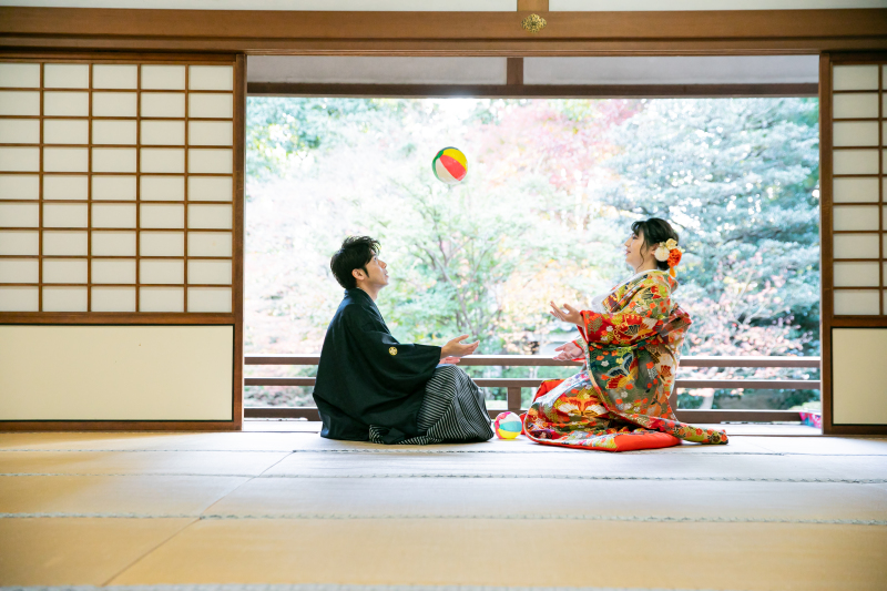 提携先の衣裳ショップには『Kiyoko Hata』『ISAMU MORITA』など多彩な品ぞろえ