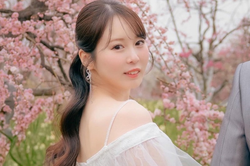 【韓国メイク】&times;【韓国風フォト】韓国っぽさをフォトスタイルで！素肌を活かしたツヤ感ベースで美しく