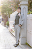 グレーと黒のタキシード