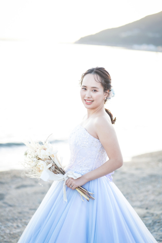 ラメ入りブルードレス