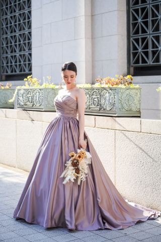 グレージュドレス