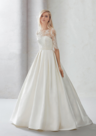 ウェディングドレス　サテン