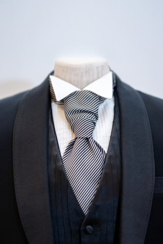 ブラックストライプネクタイ