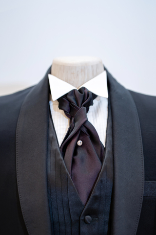 バーガンディーネクタイ