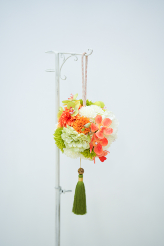 オレンジ×グリーン×ホワイト和装ブーケ