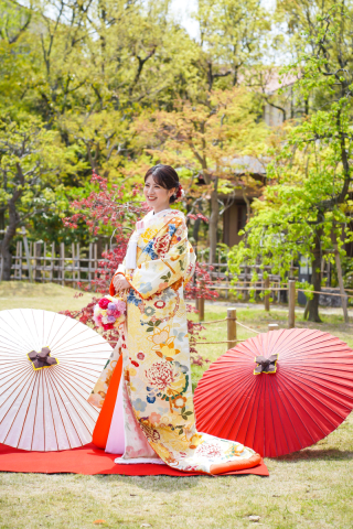 白xピンク・水色　大きな花柄