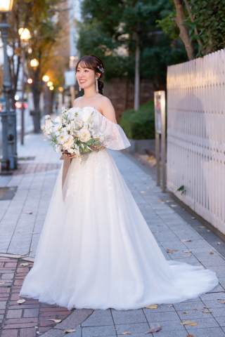 ひらひらショルダー付きドレス