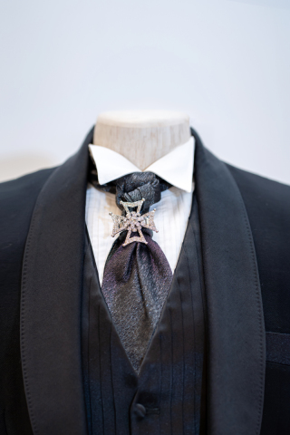 ダークシルバービジューネクタイ