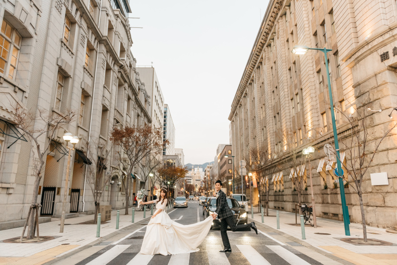 神戸旧居留地の横断歩道でお洒落なショット!
