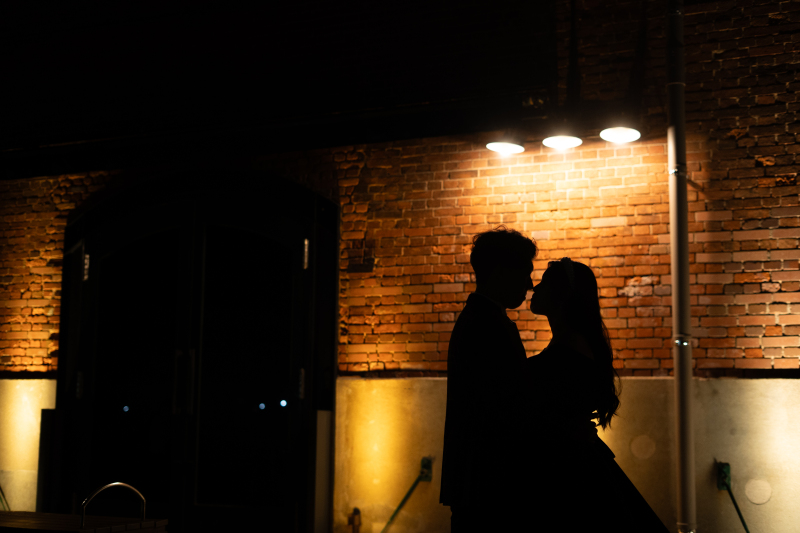 シルエットでロマンチックに♡